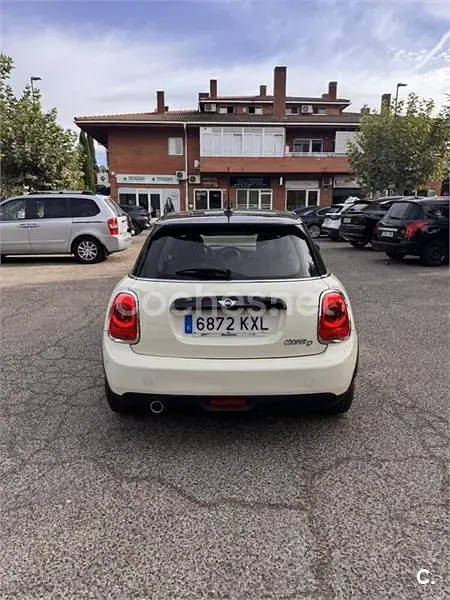 Usado Mini Cooper D 116 CV (85 kW) 2019 Beige Utilitario