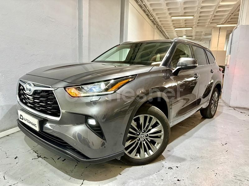Gris / plata Usado 2021 Toyota Highlander Advance SUV | 45.890 € (Precio justo) - Imagen 1/4