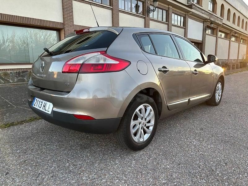 Usado Renault Mégane III Dynamique 130 CV (95 kW) 2012 Beige Berlina