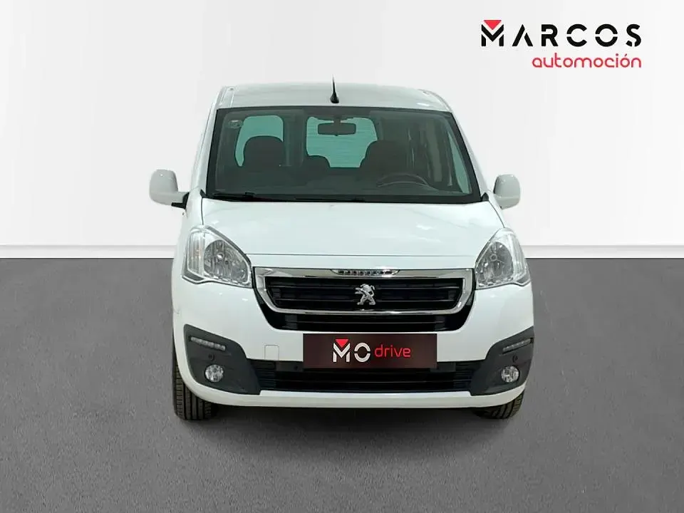 Usado Peugeot Partner Tepee Active 100 CV (73 kW) 2015 Monovolumen