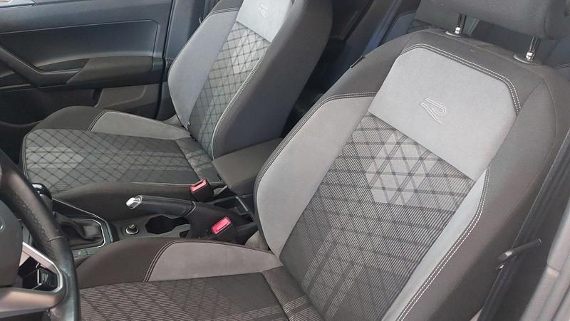 Usado VW Taigo R-line 110 CV (80 kW) 2022 Beig techo negro SUV