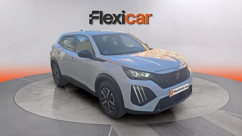 Usado Peugeot 2008 Active 101 CV (74 kW) 2023 Gris SUV