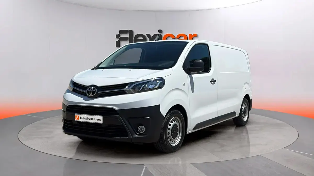 Usado Toyota Proace 102 CV (75 kW) 2024 Blanco Monovolumen