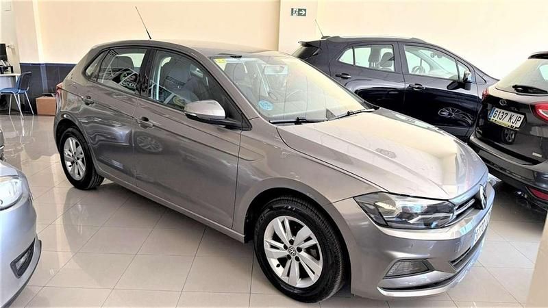 Usado VW Polo Advance 95 CV (69 kW) 2019 Gris Utilitario
