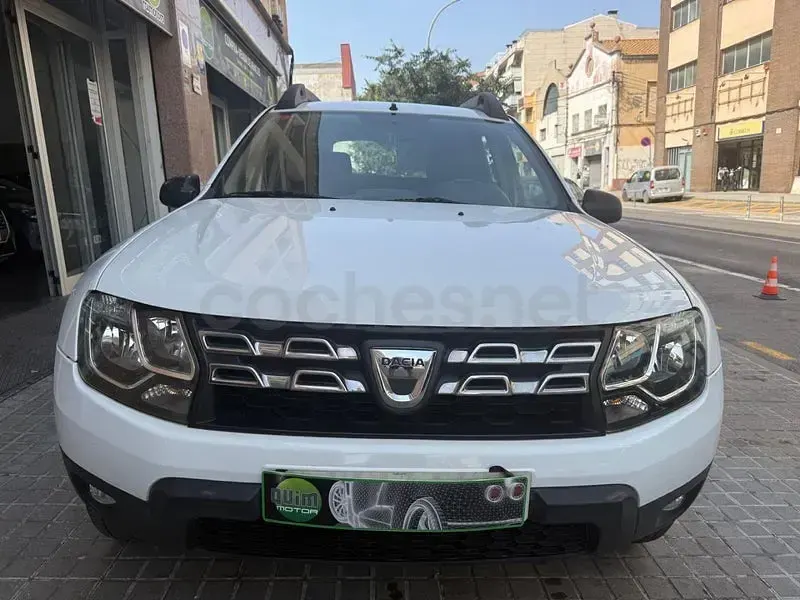 Usado Dacia Duster Lauréate 125 CV (91 kW) 2014 Blanco SUV