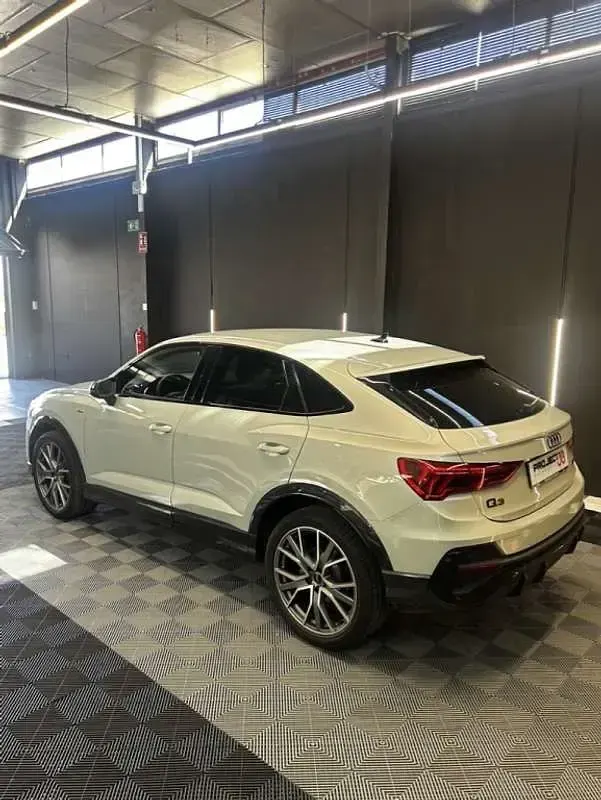 Usado Audi Q3 Sportback 150 CV (110 kW) 2025 Plateado SUV