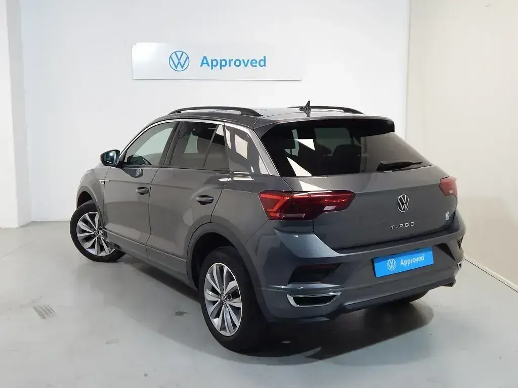 Usado VW T-Roc Advance 110 CV (80 kW) 2022 Gris SUV