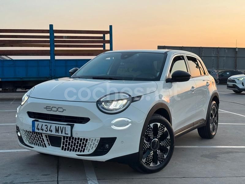 Usado Fiat 600 136 CV (100 kW) 2024 Blanco SUV