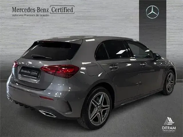 Usado Mercedes A250 218 CV (160 kW) 2024 Gris montaña Berlina