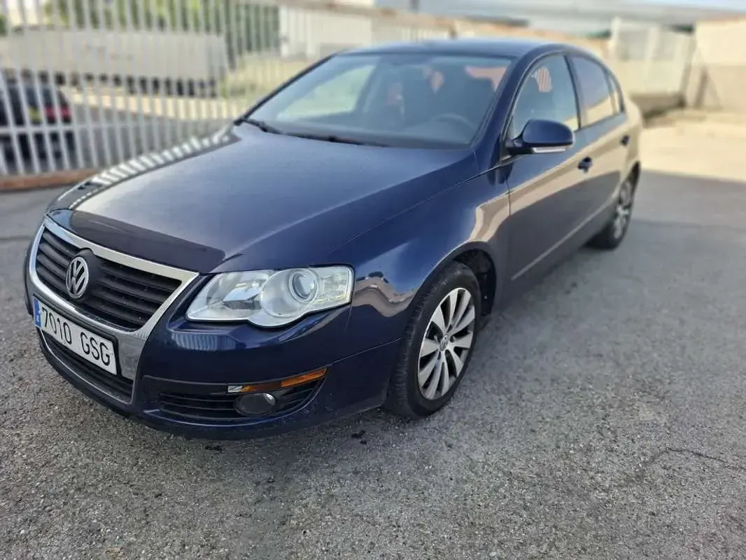 Usado VW Passat Advance 140 CV (102 kW) 2009 Azul Berlina
