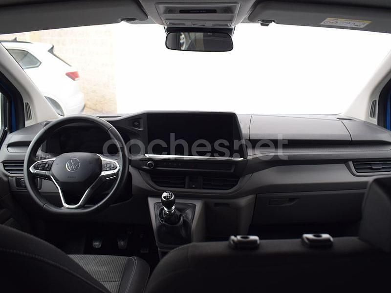 Usado VW Caravelle 110 CV (80 kW) 2025 Azul Monovolumen