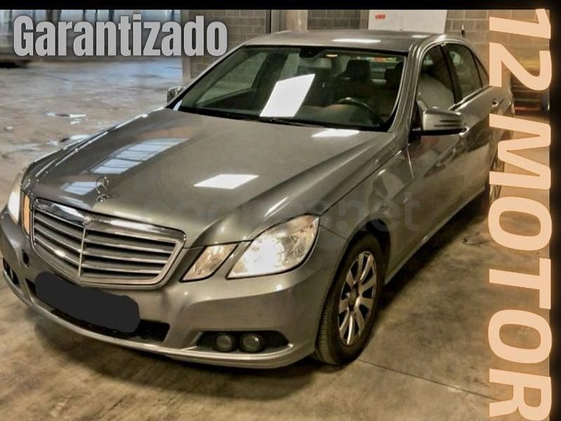 Usado Mercedes E200 136 CV (100 kW) 2011 Gris / plata Berlina