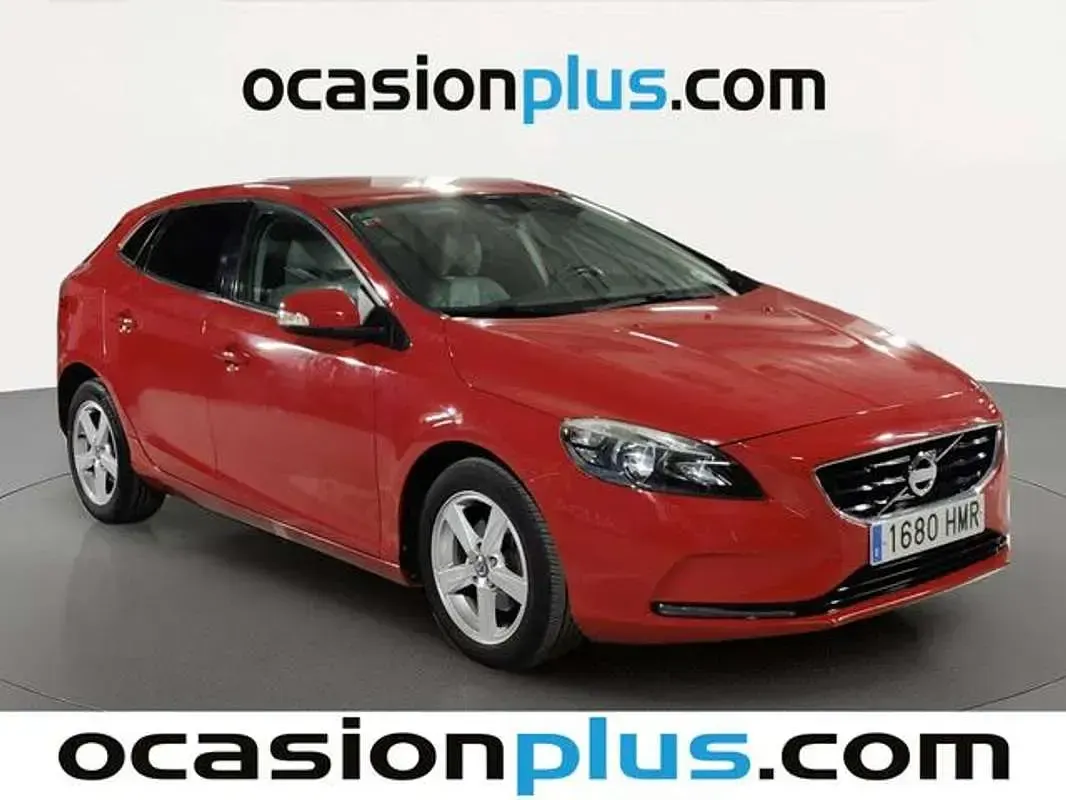 Usado Volvo V40 Kinetic 115 CV (84 kW) 2012 Rojo Utilitario