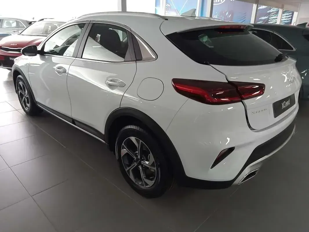 Usado Kia XCeed 120 CV (88 kW) 2025 Blanco SUV