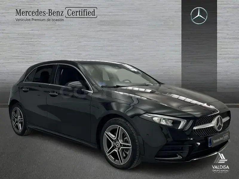 Usado Mercedes A250 218 CV (160 kW) 2022 Negro cosmos Berlina