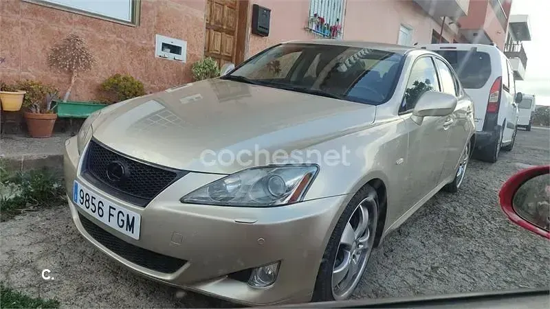 Usado Lexus IS250 Sport Line 208 CV (152 kW) 2006 Beige Berlina