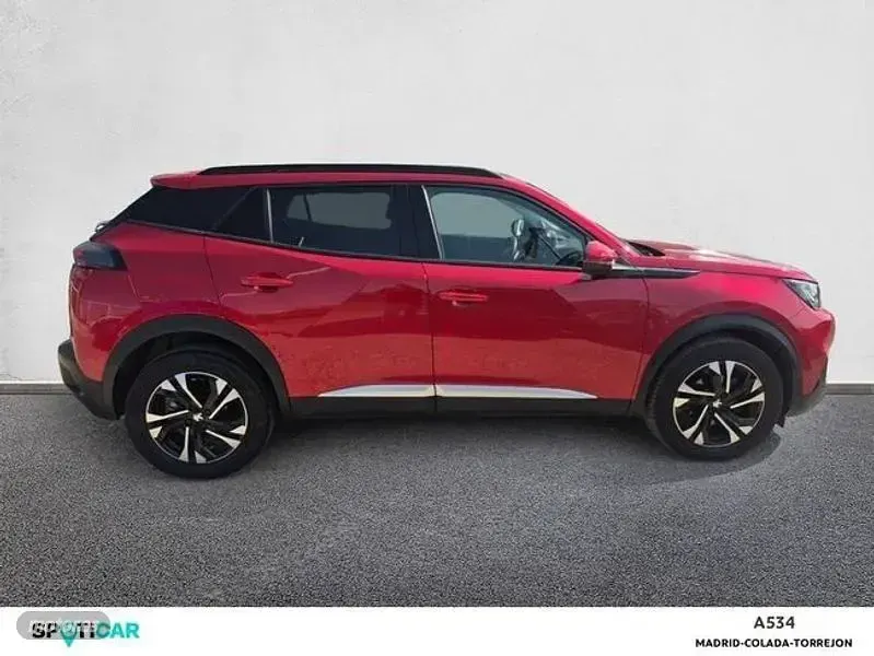 Usado Peugeot 2008 Allure 130 CV (95 kW) 2020 Rojo SUV