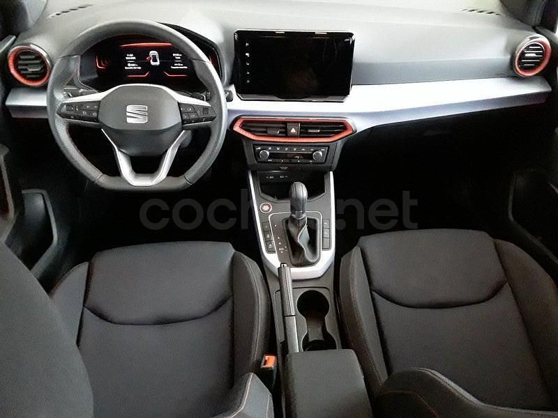 Usado Seat Arona FR 115 CV (84 kW) 2024 Gris SUV