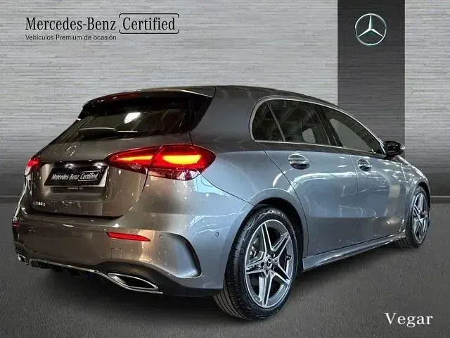 Usado Mercedes A200 150 CV (110 kW) 2025 Gris montaña