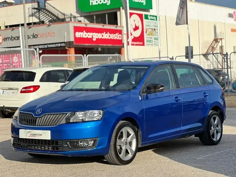 Usado Skoda Rapid Style 90 CV (66 kW) 2016 Azul Utilitario