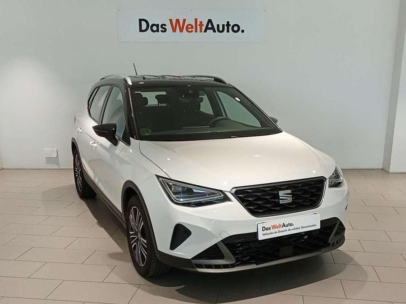 Blanco Usado 2023 Seat Arona FR SUV | 19.800 € (Precio justo) - Imagen 1/4