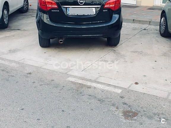 Usado Opel Meriva Essentia 95 CV (69 kW) 2011 Negro Monovolumen