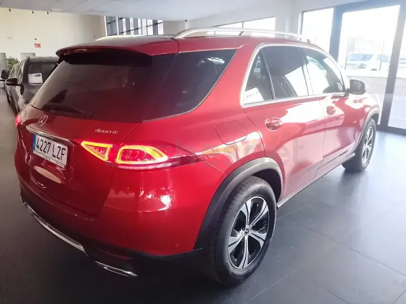 Usado Mercedes GLE350 320 CV (235 kW) 2022 Granate SUV