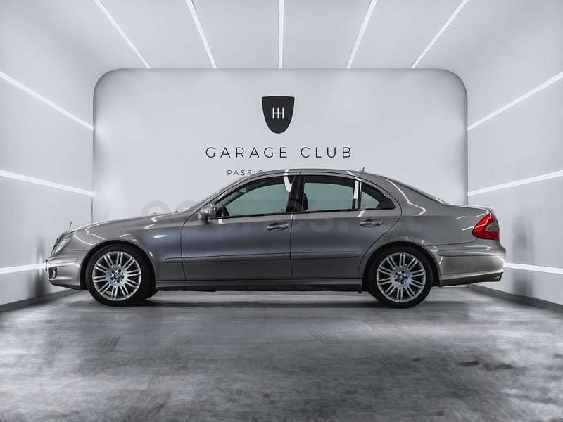 Usado Mercedes E220 Classic 170 CV (125 kW) 2009 Gris / plata Berlina