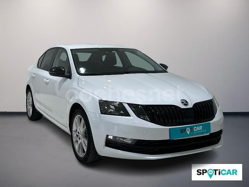 Blanco Usado 2020 Skoda Octavia Ambition Berlina | 18.990 € (Precio justo) - Imagen 1/4