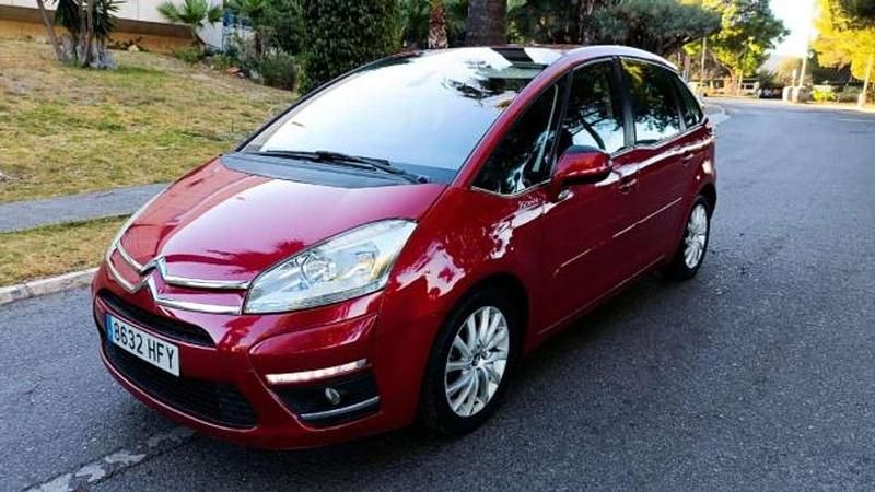 Usado Citroën C4 Seduction 111 CV (81 kW) 2011 Rojo Utilitario