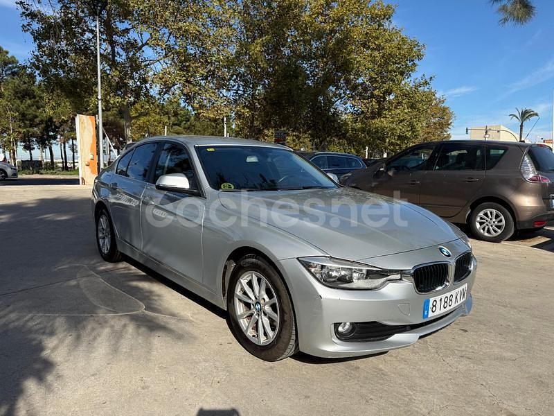 Usado BMW 318 Comfort Edition 143 CV (105 kW) 2014 Gris / plata Berlina