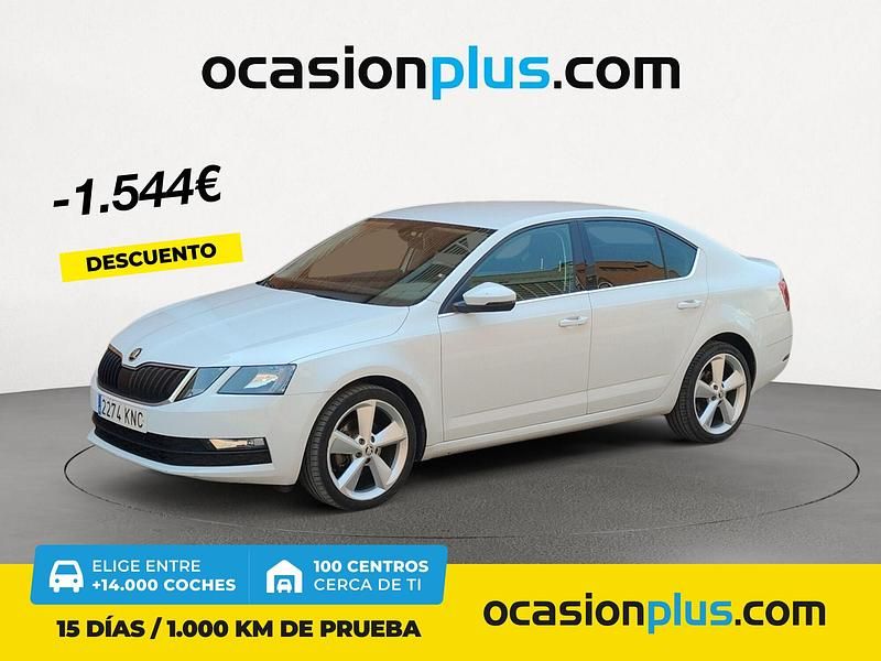 Blanco Usado 2018 Skoda Octavia Berlina | 16.990 € (Caro) - Imagen 1/4