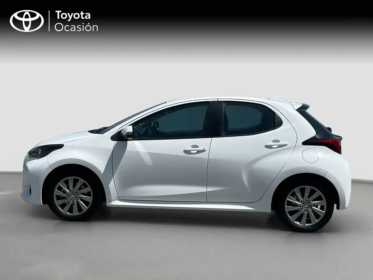Usado Toyota Yaris Active 116 CV (85 kW) 2022 Blanco Utilitario