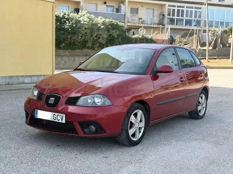 Begagnad Seat Ibiza Reference 105 HK (77 kW) 2008 Röd Sedan