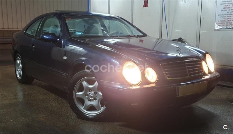 Azul Usado 2002 Mercedes CLK230 Elegance Coupe | 2700 € - Imagen 1/4