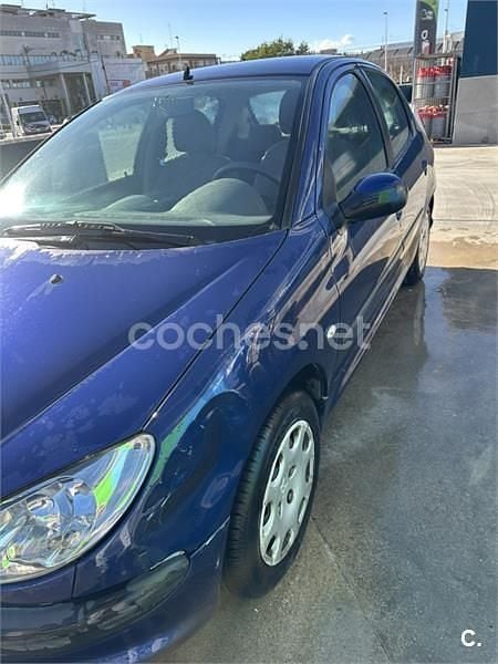 Usado Peugeot 206 75 CV (55 kW) 2005 Azul Berlina