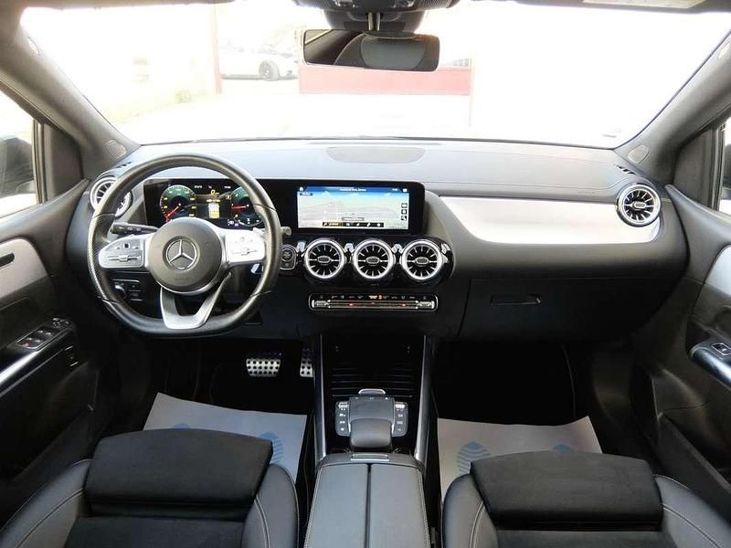 Usado Mercedes B200 150 CV (110 kW) 2022 Gris Monovolumen