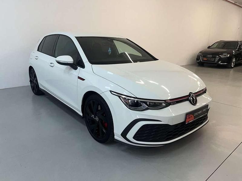 Usado VW Golf VIII GTI 245 CV (180 kW) 2022 Blanco Utilitario