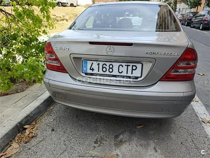 Usado Mercedes C180 Classic 143 CV (105 kW) 2004 Beige Berlina