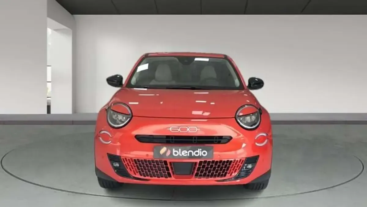 Usado Fiat 600 La Prima 114 kW (156 CV) 2025 Naranja SUV