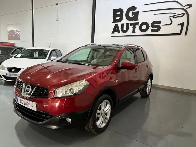 Usado Nissan Qashqai Premium Edition 110 CV (80 kW) 2011 Granate SUV