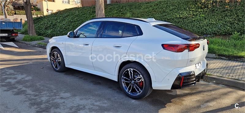 Blanco Nuevo 2024 BMW X2 Comfort Edition SUV | 45.600 € (Precio justo) - Imagen 1/4
