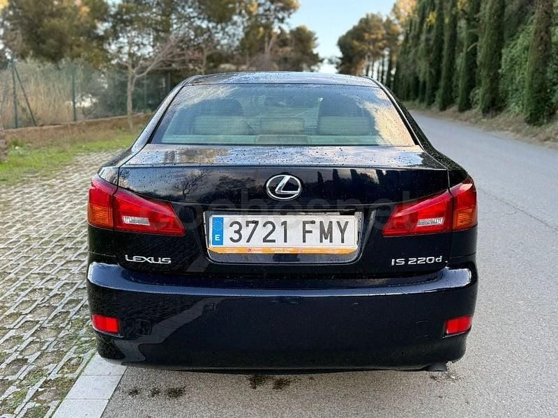 Usado Lexus IS220d 177 CV (130 kW) 2007 Azul Berlina