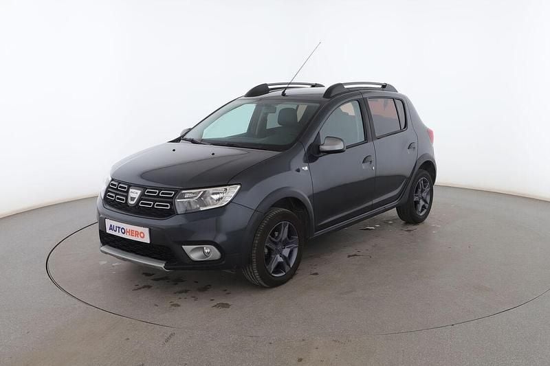 Gris Usado 2018 Dacia Sandero Utilitario | 10.799 € (Precio justo) - Imagen 1/3
