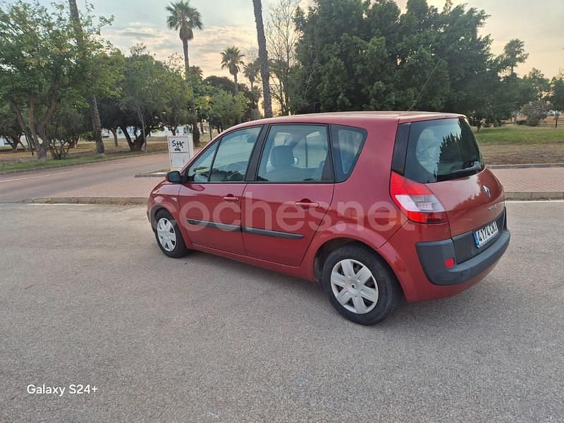 Usado Renault Scénic II Dynamique 115 CV (84 kW) 2004 Granate Monovolumen