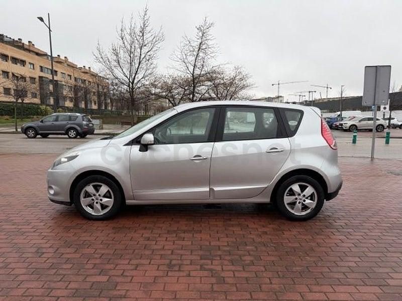 Usado Renault Scénic III Business 110 CV (80 kW) 2012 Gris / plata Monovolumen