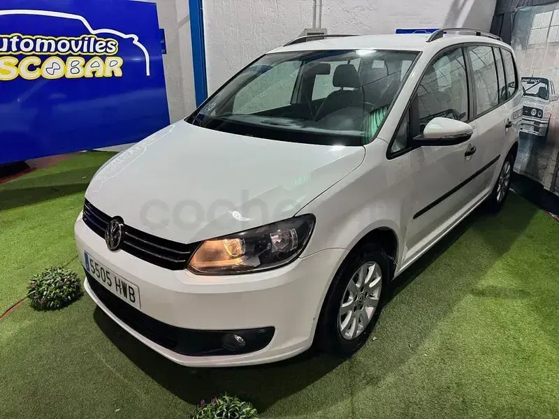 Usado VW Touran Advance 105 CV (77 kW) 2014 Blanco Monovolumen