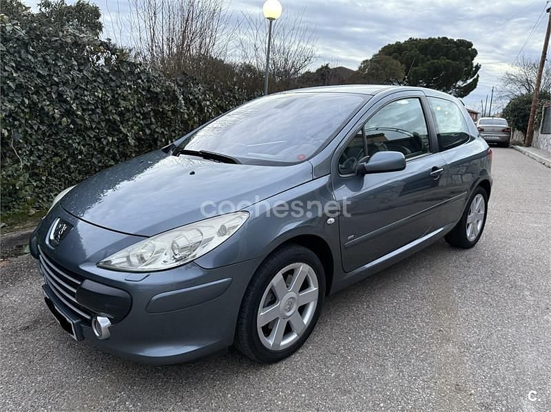 Usado Peugeot 307 GT 180 CV (132 kW) 2005 Gris / plata Berlina