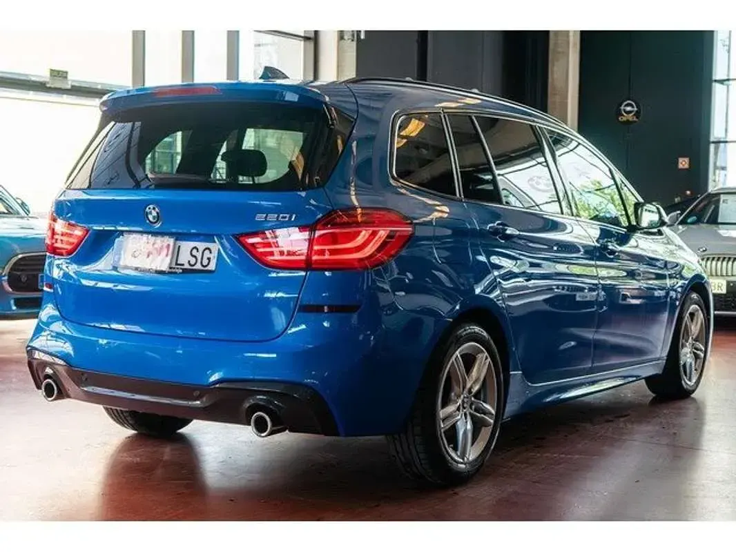 Używany BMW 220 Gran Tourer Comfort Edition 192 KM (141 kW) 2021 Niebieski Minivan
