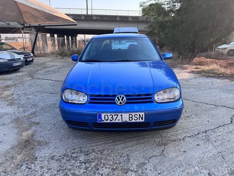 Usado VW Golf IV 110 CV (80 kW) 2002 Azul Berlina